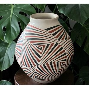 Mata Ortiz Pottery Rodrigo Perez Contemporary Geometric Vase Fine Art Mexico Jar